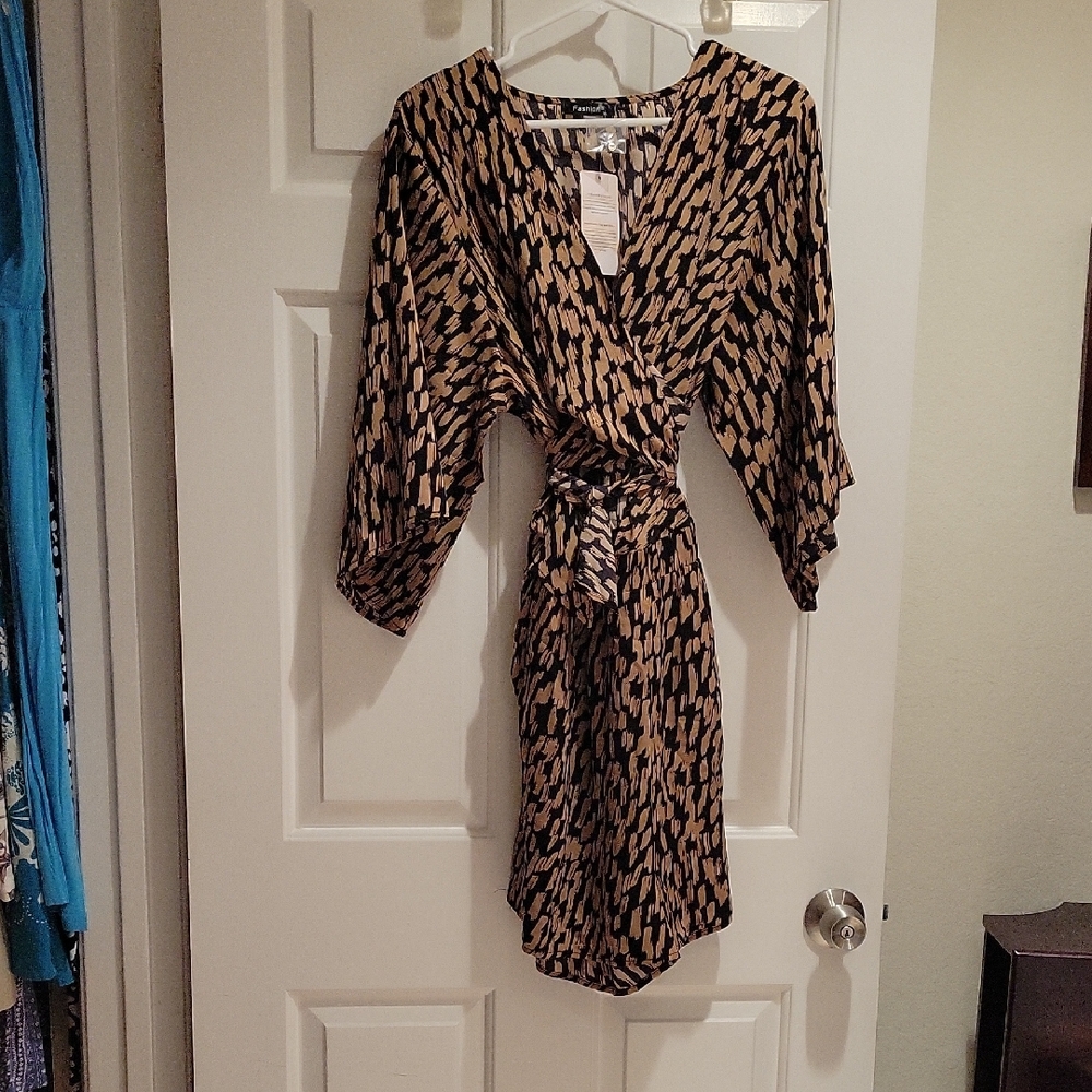 Stylish Black and Tan Patterned Dress